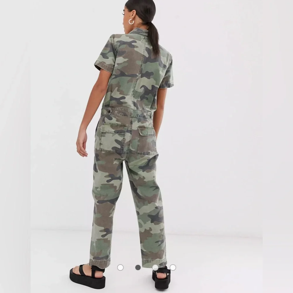 Urban outfitters camo boiler suit jumpsuit M/L super cute & flattering EUC - Picture 6 of 6